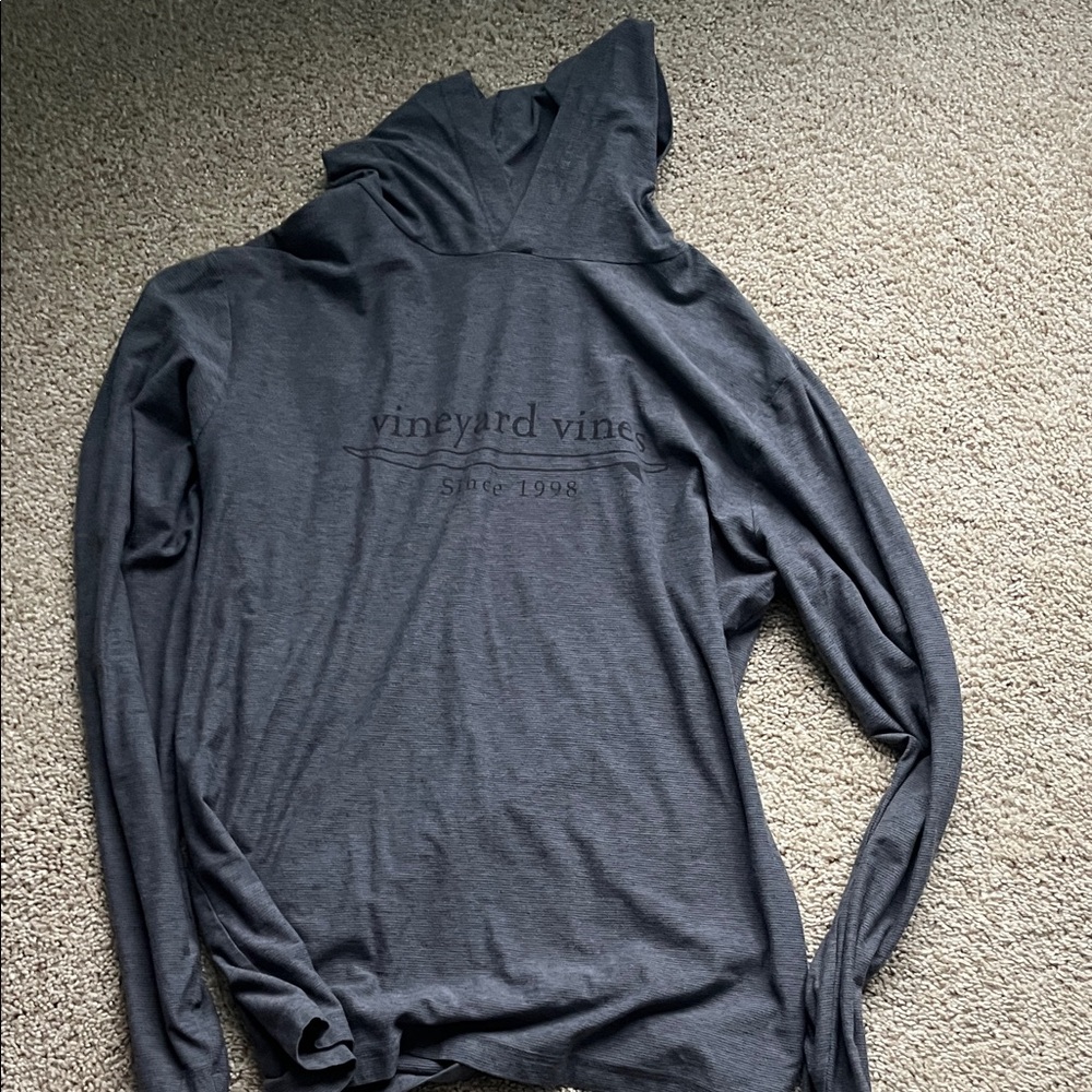 Vineyard Vines men’s gray hoodie